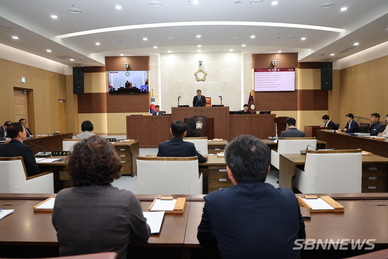 서천군의회, 김 군수 불참으로 의회 일정 취소 등 한바탕 소란