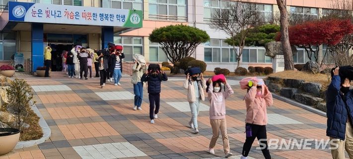 '지진에 의한 화재발생 상황 가정' 충남교육청, 모든 학교(기관)서 복합재난(지진․화재) 대피 훈련 실시