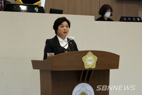 당진시의회 의원이 당진시 수청1지구 학교 용지 해제 철회 촉구 건의안을 채택했다.